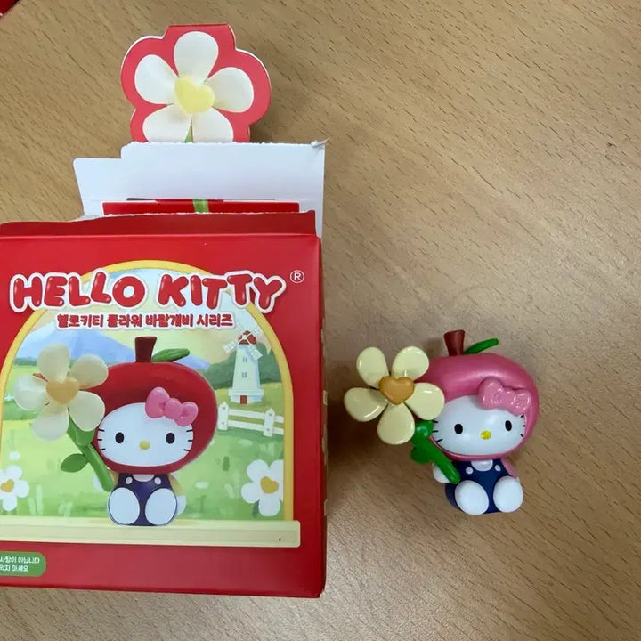 [BUNJANG] Hello Kitty Flower Pinwheel Series Figure / 헬로키티 플라워 바람개비 시리즈 피규어