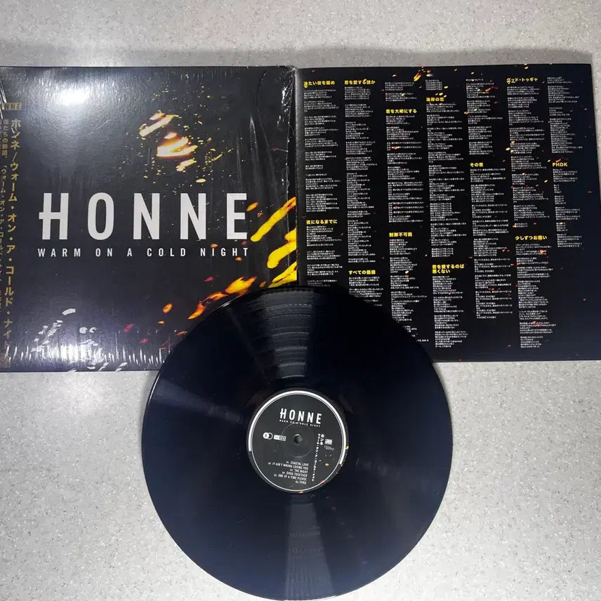 [BUNJANG] HONNE Warm On A Cold Night Black Vinyl LP / 혼네 LP판 Warm On A Cold Night