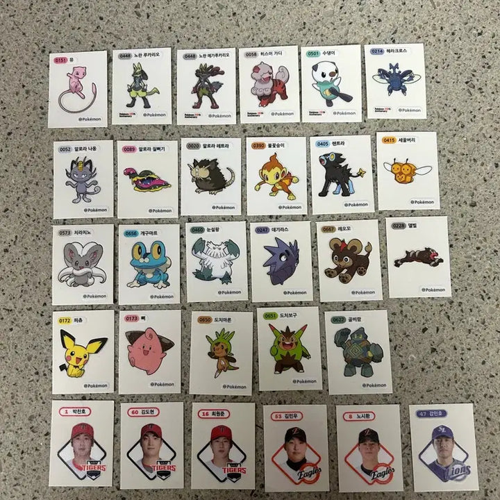 [BUNJANG] Pokemon Stickers &amp; KBO Seals Bundle (29 pcs) / 포켓몬 띠부씰 뮤 포함 kbo 크보씰 총 29장 일괄판매