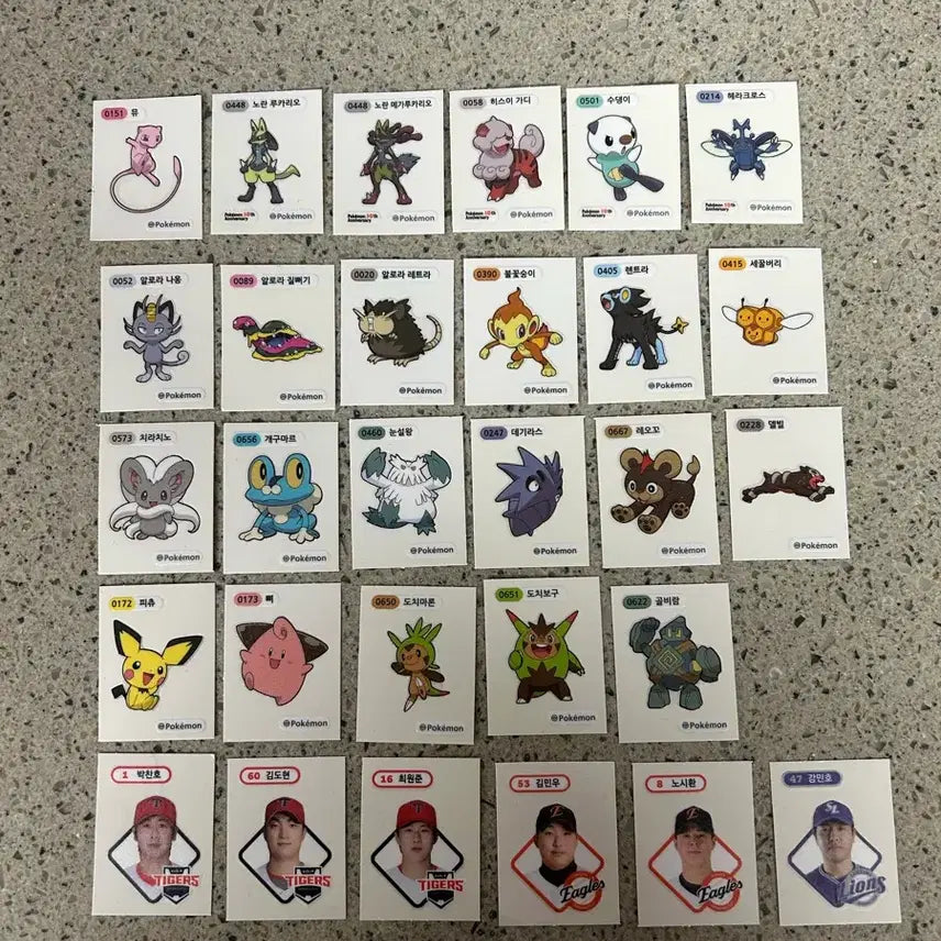 [BUNJANG] Pokemon Stickers &amp; KBO Seals Bundle (29 pcs) / 포켓몬 띠부씰 뮤 포함 kbo 크보씰 총 29장 일괄판매