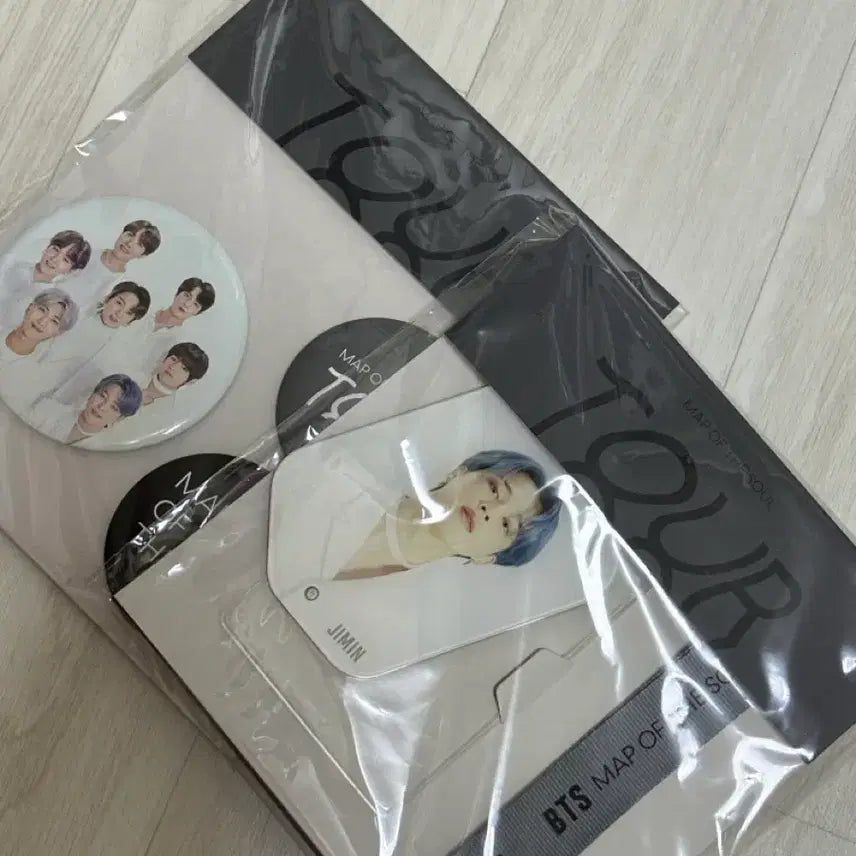 [BUNJANG] BTS Map of the Soul Lanyard Photocard Jimin, Can Badge Set Bundle / 방탄 맵솔 랜야드 포카 지민, 캔뱃지 세트 일괄