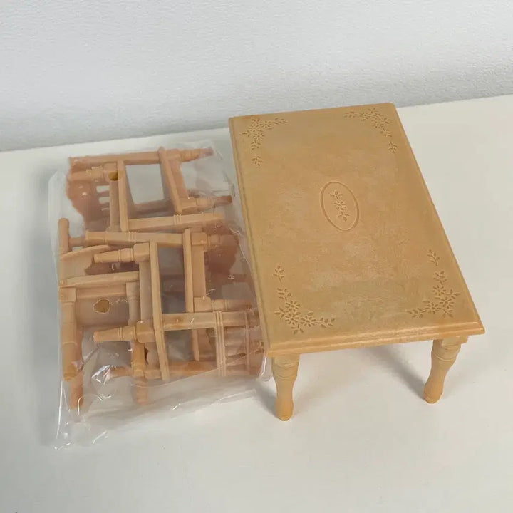 [BUNJANG] Sylvanian Families Dining Table and Chairs Set / 실바니안 가족 식탁 의자 세트