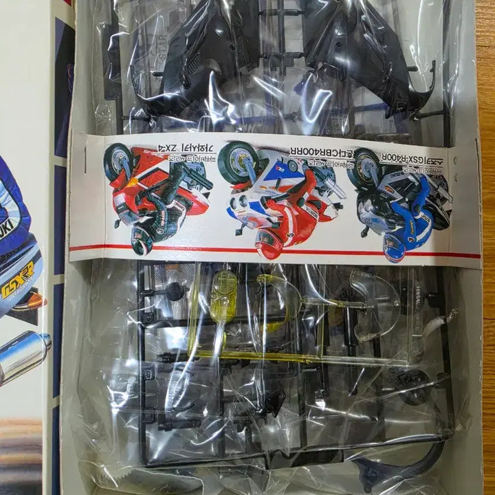 [BUNJANG] Newstar Suzuki GSX-R400R Plastic Model Kit / 뉴스타 스즈키GSX-R400R 프라모델