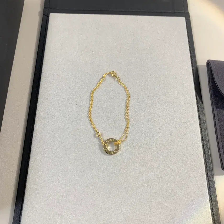 [BUNJANG] Cartier Love Screw Diamond Bracelet Gold-Tone Unisex Couple / 고급스러운 골드 톤 까르띠에 LOVE 나사 다이아 팔찌 남녀 커플용