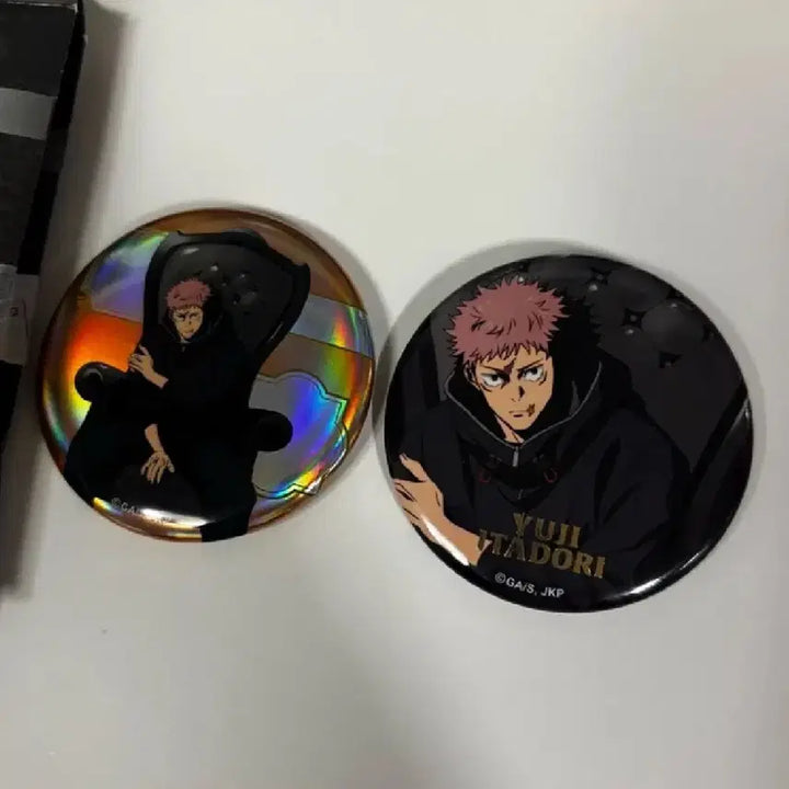 [BUNJANG] Jujutsu Kaisen Plaza Pop-up Black Chair Yuji Itadori Badge Bundle Set / 주술회전 플라자 팝업 블랙체어 이타도리 유지 뱃지 일괄