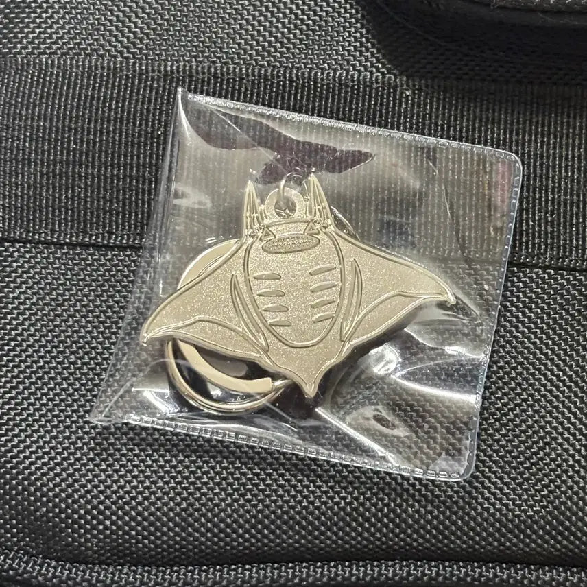[BUNJANG] VINCEN / Lee Byung-jae Gaori Metal Keyring / 빈첸 이병재 가오리 메탈 키링 콘서트 굿즈