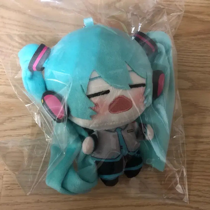 [BUNJANG] Hatsune Miku Hugging Doll Limited Edition (Sealed) / 미쿠감사제 하츠네 미쿠 안아줘 인형 미개봉 한정판 단종