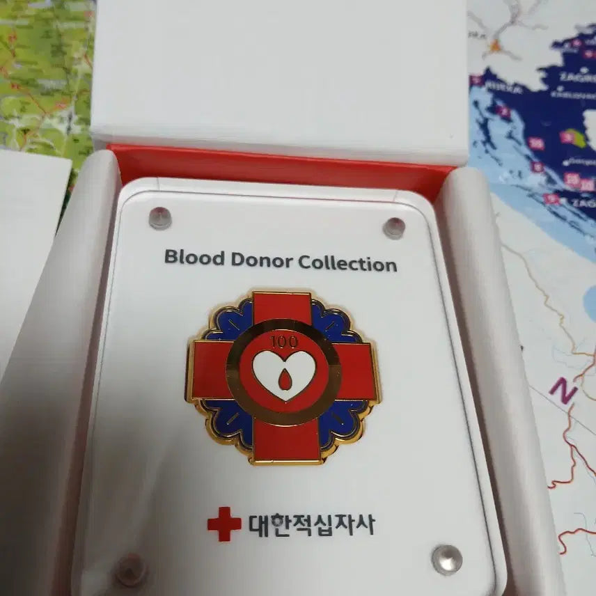 [BUNJANG] Korean Red Cross 100th Blood Donation Commemorative Item / ( 개인소장품 새제품 )대한적십자사에서 증정하는 100회 헌혈 기념품