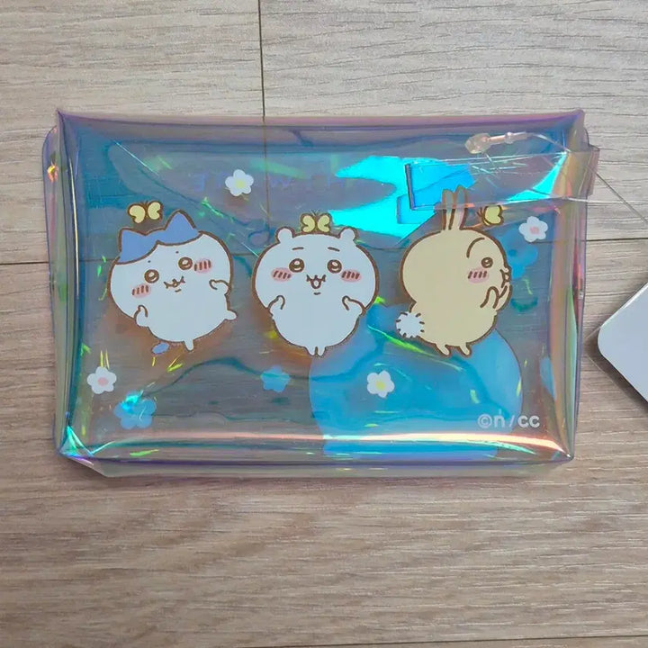 [BUNJANG] Chiikawa Hologram Pouch (Hachiwara) / 먼작귀 치이카와 홀로그램 파우치 (하치와레)