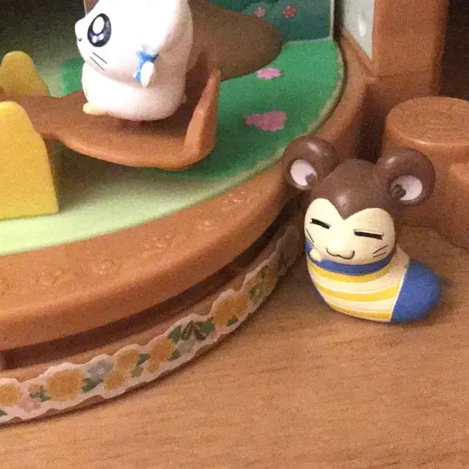 [BUNJANG] Rare 2011 Hamtaro Change House Doll Figure Set / 초레어! 일본 고전 2011 햄토리 체인지 하우스 집 인형 피규어 세트