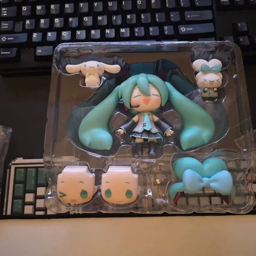 [BUNJANG] Cinnamoroll x Hatsune Miku Nendoroid / 시나모롤 미쿠 넨도로이드