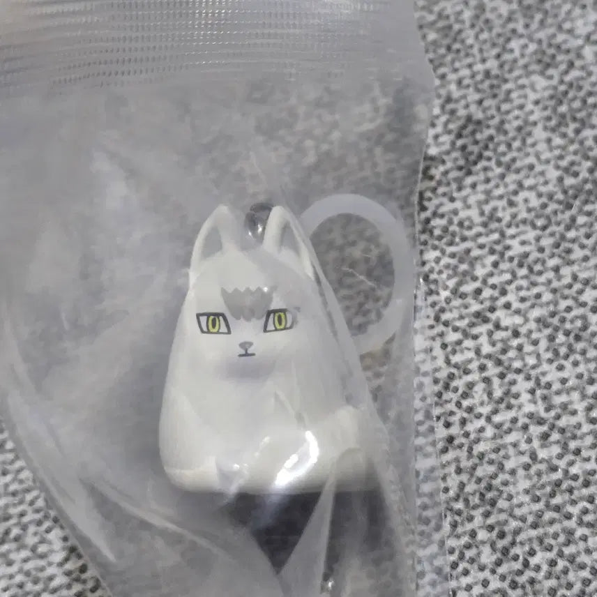 [BUNJANG] Haikyuu!! Animal Mark Gacha Bundle Set: Atsumu, Kita (Sealed) / 하이큐 동물 메지루시 가챠 굿즈 아츠무 키타 미개봉 일괄 유라유라