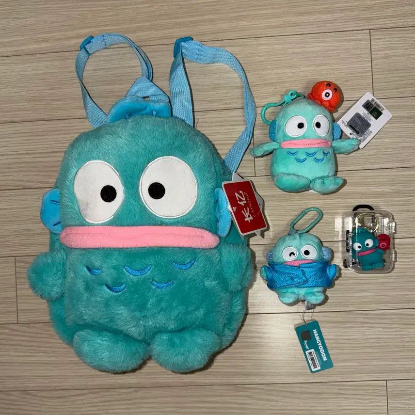 [BUNJANG] Sanrio Hangyodon Puffer Backpack &amp; Yuri Doll Keychain Bundle Set / 산리오 한교동 백팩 패딩 사유리 인형 키링 새상품 일괄
