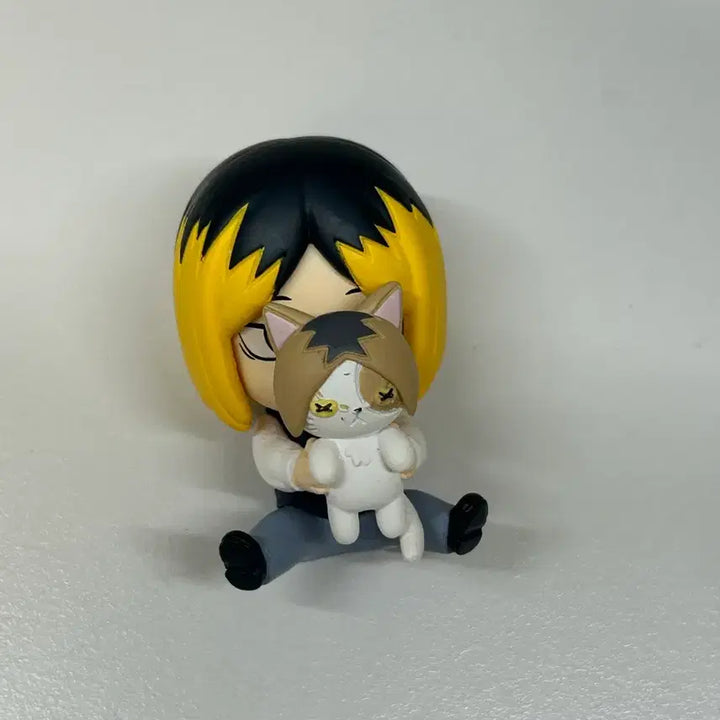 [BUNJANG] Haikyuu!! Hide &amp; Seek Kozume Kenma Gacha Figure / 하이큐!! Hide&amp;Seek 숨바꼭질 교복 켄마 코즈메 가챠 피규어