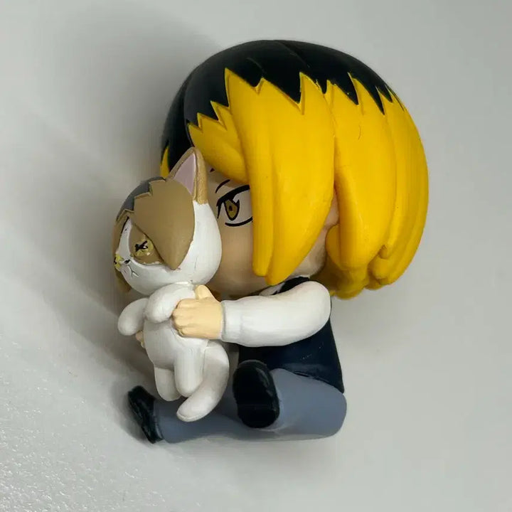 [BUNJANG] Haikyuu!! Hide &amp; Seek Kozume Kenma Gacha Figure / 하이큐!! Hide&amp;Seek 숨바꼭질 교복 켄마 코즈메 가챠 피규어