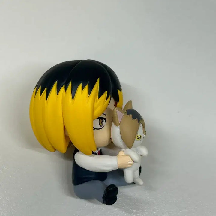 [BUNJANG] Haikyuu!! Hide &amp; Seek Kozume Kenma Gacha Figure / 하이큐!! Hide&amp;Seek 숨바꼭질 교복 켄마 코즈메 가챠 피규어