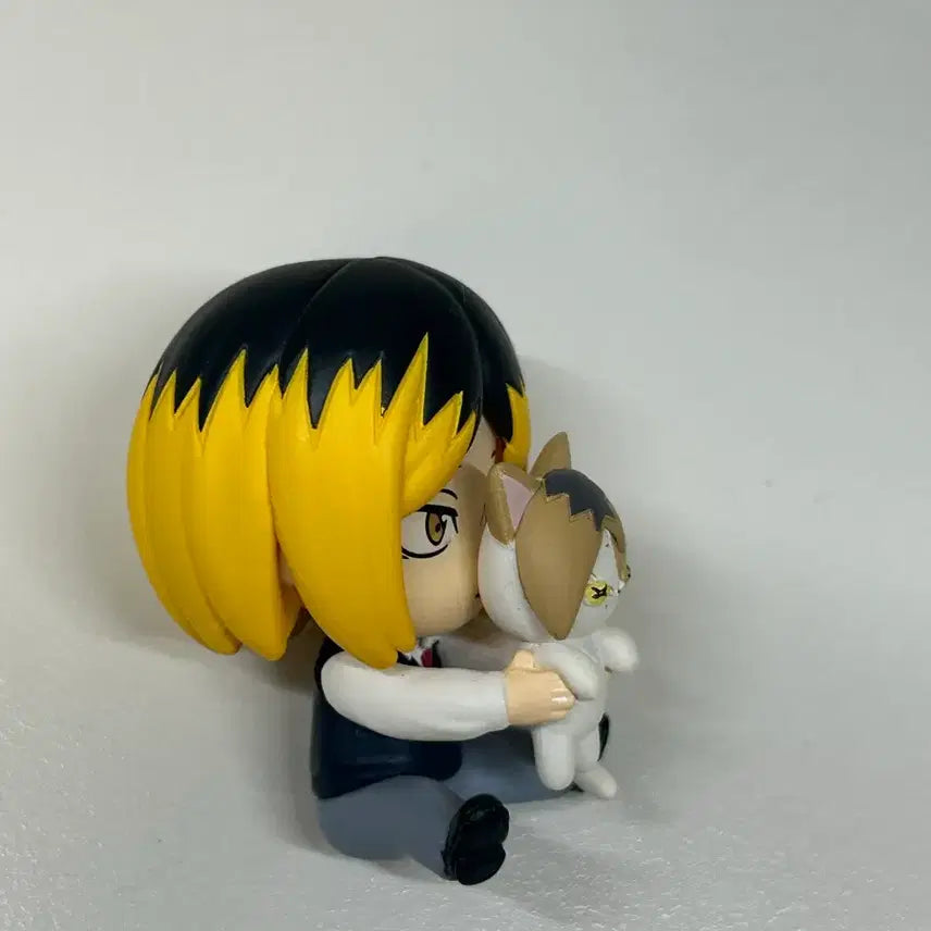 [BUNJANG] Haikyuu!! Hide &amp; Seek Kozume Kenma Gacha Figure / 하이큐!! Hide&amp;Seek 숨바꼭질 교복 켄마 코즈메 가챠 피규어