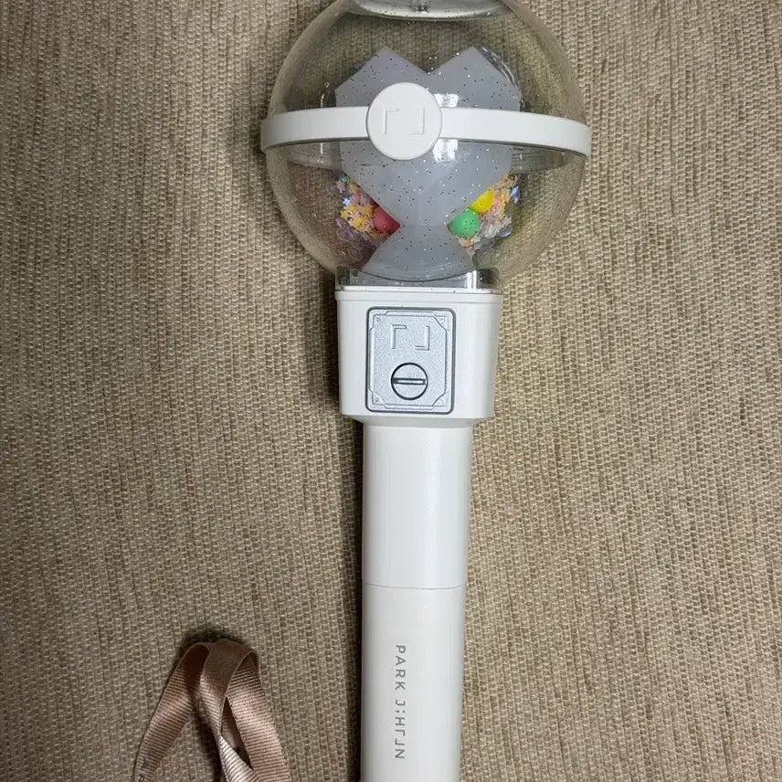 [BUNJANG] Park Jihoon Lightstick Glitter Ball Add-in / 박지훈 응원봉 뽑봉 판매