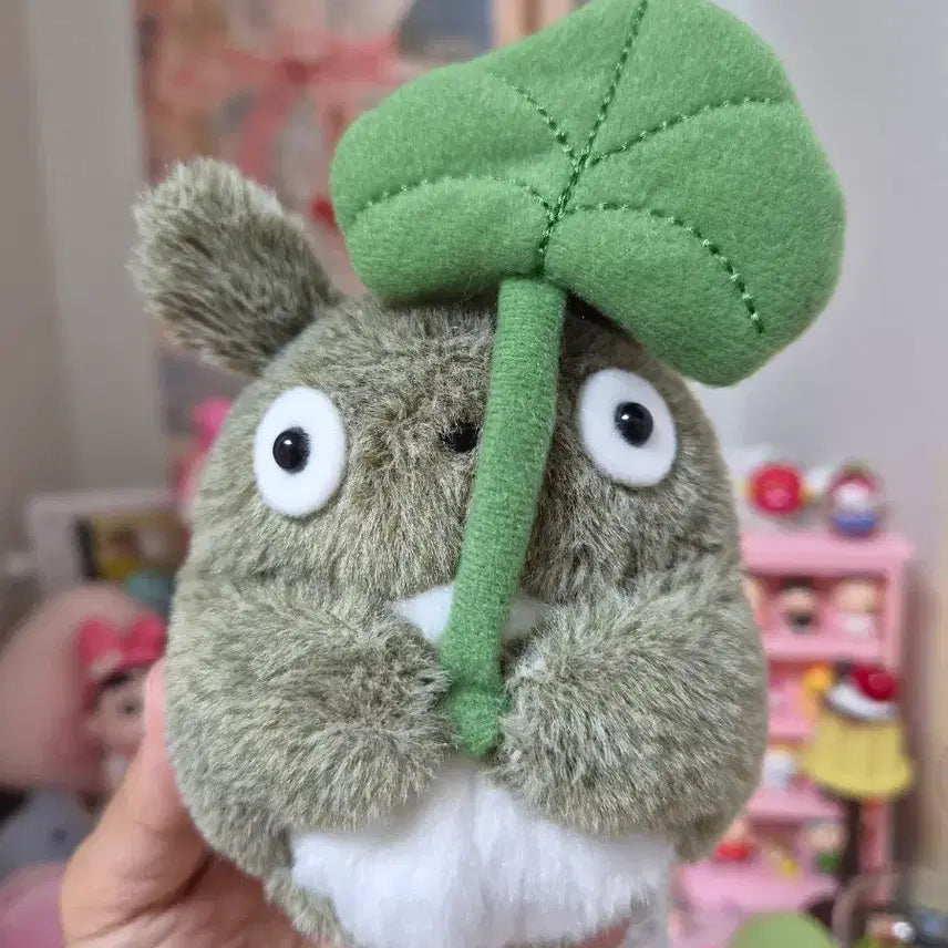 [BUNJANG] Ghibli Large Totoro Doll with Leaf / 지브리 나뭇잎 대토토로 인형