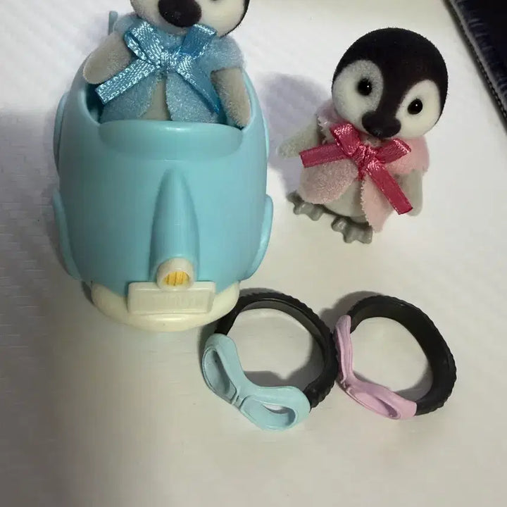 [BUNJANG] Sylvanian Families Penguin Duo Car Figure Set 5695 / 실바니안패밀리 펭귄 듀오 붕붕카 피규어 세트 5695