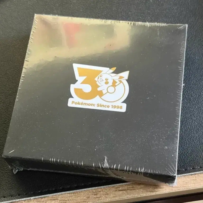 [BUNJANG] Pokemon 30th Anniversary Logo Badge July (Sealed) / 포켓몬 30주년 기념 로고 뱃지 7월 (미개봉)