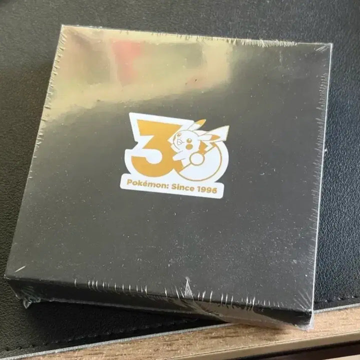 [BUNJANG] Pokemon 30th Anniversary Logo Badge July (Sealed) / 포켓몬 30주년 기념 로고 뱃지 7월 (미개봉)