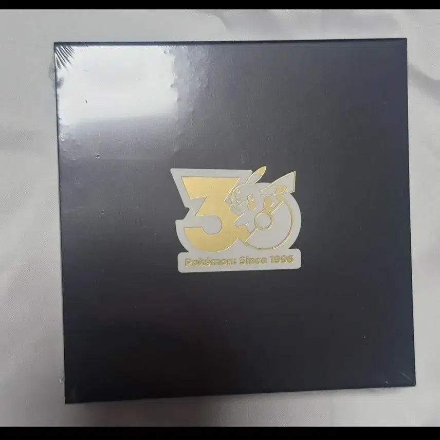 [BUNJANG] Pokemon Official 30th Anniversary Badge / [4월]포켓몬 공홈 30주년 뱃지 배찌 뱃찌 미개봉 새제품