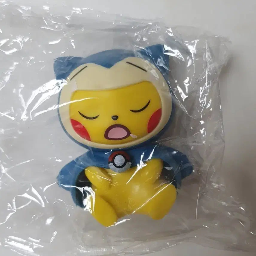 [BUNJANG] Poncho Pikachu &amp; Snorlax Figure New / 판쵸포켓몬 피카츄 잠만보 피규어 새상품