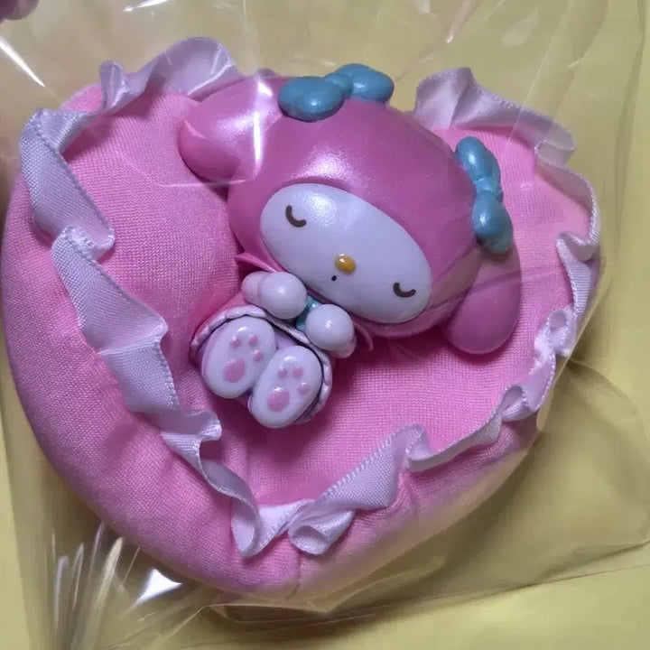 [BUNJANG] Sanrio Series Soft Sofa Series Figures (My Melody / Hello Kitty) / 산리오 시리즈 소프트 소파 시리즈 피규어 (마이멜로디/키티)