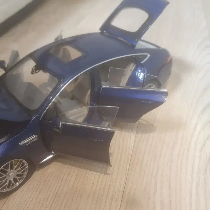 [BUNJANG] Mercedes-Benz AMG GT 4-Door Coupe Model Car - Blue / (번개장터이번달까지함)벤츠모델카 AMG GT 4도어 쿠페 블루