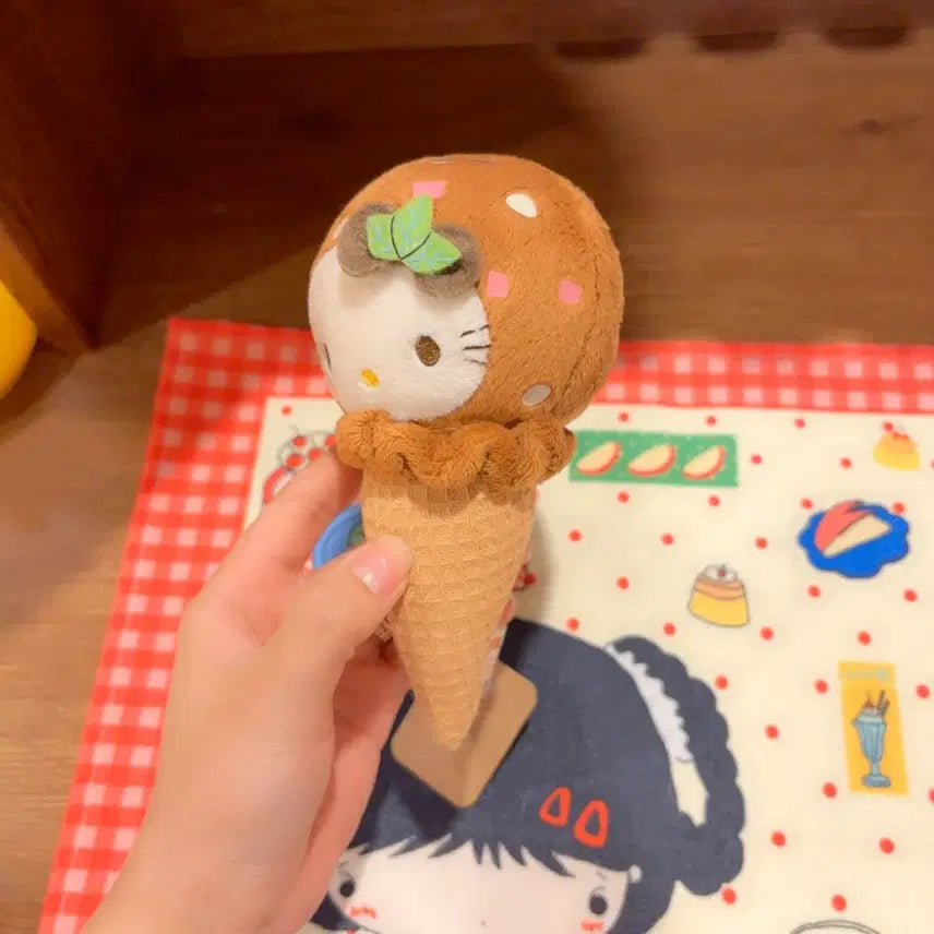 [BUNJANG] Vintage Sanrio Hello Kitty Chocolate Cone Ice Cream Plush / 고전 산리오 헬로키티 초코 콘 아이스크림 인형