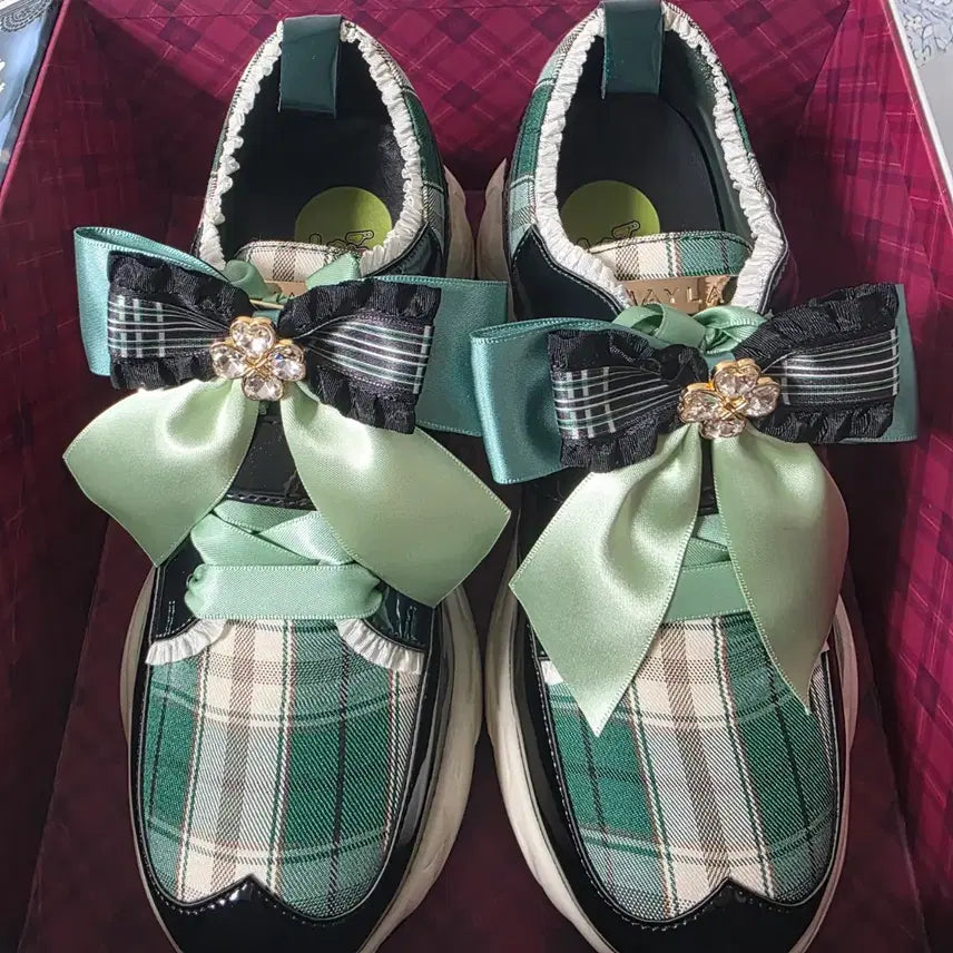 [BUNJANG] Mayla X Charms!witch Su Suit Sneakers / (운포,레어)캐릭캐릭체인지 mayla 아무 스우 스니커즈