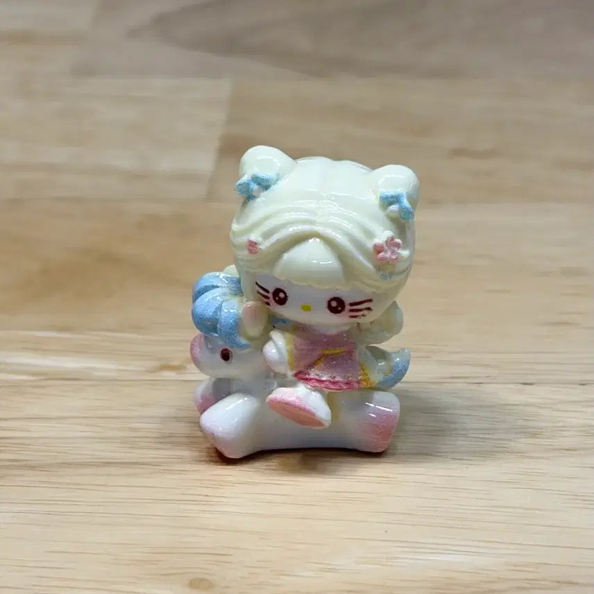 [BUNJANG] Miniature Carousel Kitty Figurine / 미니어쳐 목마 키티