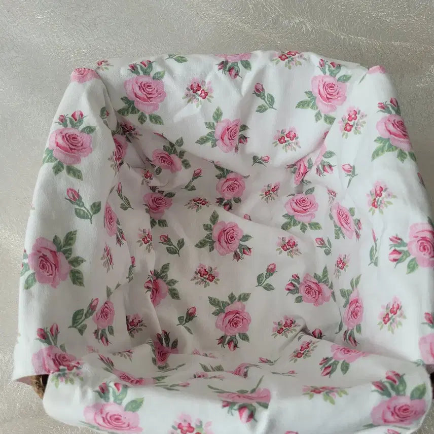 [BUNJANG] Vintage German Woven Basket with Rose Fabric / 독일 빈티지 바스켓