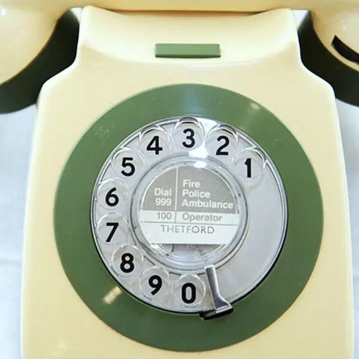 [BUNJANG] Vintage 1970s Rotary Dial Telephone - Pale Yellow &amp; Green Accents / 빈티지 1970년대 연노랑과 그린포인트의 다이얼 전화기