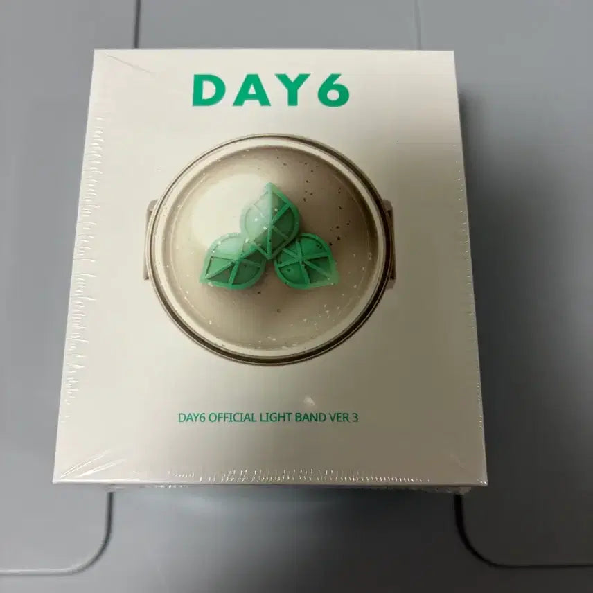 [BUNJANG] Made Watch Sealed / (미개봉) 데이식스 응원봉 마데워치 판매