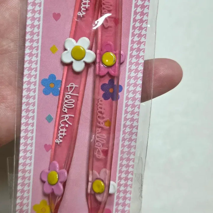 [BUNJANG] Sanrio Classic Kitty "Kaohana" PVC Strap with Flower Charm / 고전키티 카오하나 스트랩 꽃키티 pvc스트랩