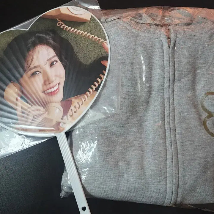 [BUNJANG] Park Eun-bin "Empty" Hoodie Zip-up, "Bingo On" Fan / 박은빈-빈칸 후드집업, 빙고온부채