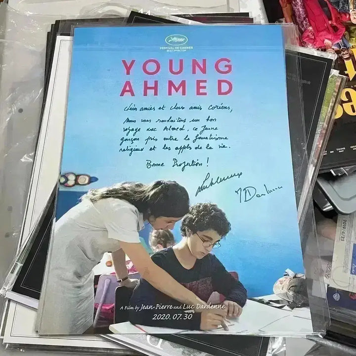 [BUNJANG] Ahmed, The Sons (Les Enfants) Dardenne Brothers Signed A3 Poster &amp; Rosetta Badge Set / 소년아메드 A3포스터 다르덴형제 친필싸인 영화 뱃지 로제타 더차일드 아들