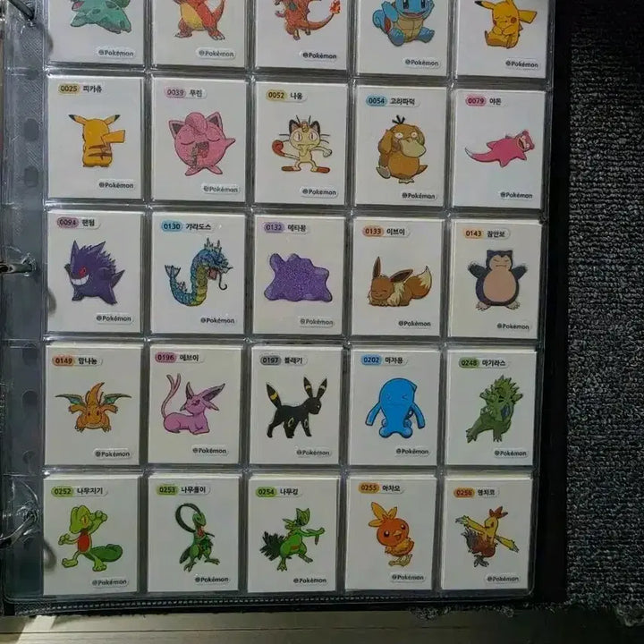 [BUNJANG] Pokemon 2023 New Season 1 Ppibble Album (139 Types) Complete Set / 포켓몬 2023 NEW 시즌1 띠부씰 도감 (139종) 전종