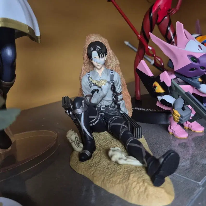 [BUNJANG] Attack on Titan Levi Figure C Prize Unsealed / 진격의 거인 리바이 피규어 c상 개봉