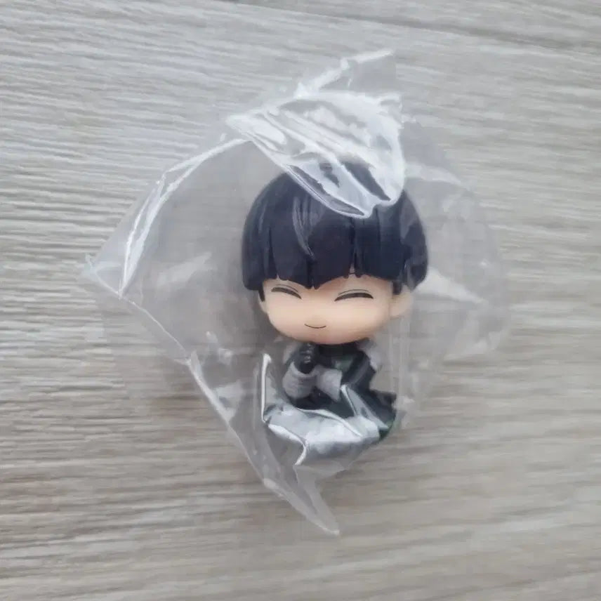 [BUNJANG] Kaiju No. 8 Hoshina Suwarasetai Gacha Figure / 괴수8호 호시나 스와라세타이 가챠 피규어