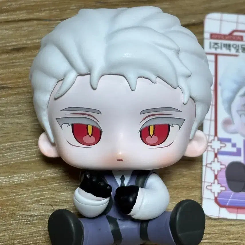 [BUNJANG] Gyaedam Chulgeun (Ghostly Commute) Lee Jaheon Sitting Figure, Photocard, Sticker Bundle Set / 괴담출근 괴출 이자헌 모두 앉아 피규어 포카 스티커 일괄
