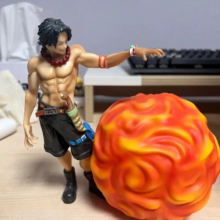 [BUNJANG] One Piece Portgas D. Ace Charging Flame Figure / 원피스 에이스 충전식 불덩이 피규어