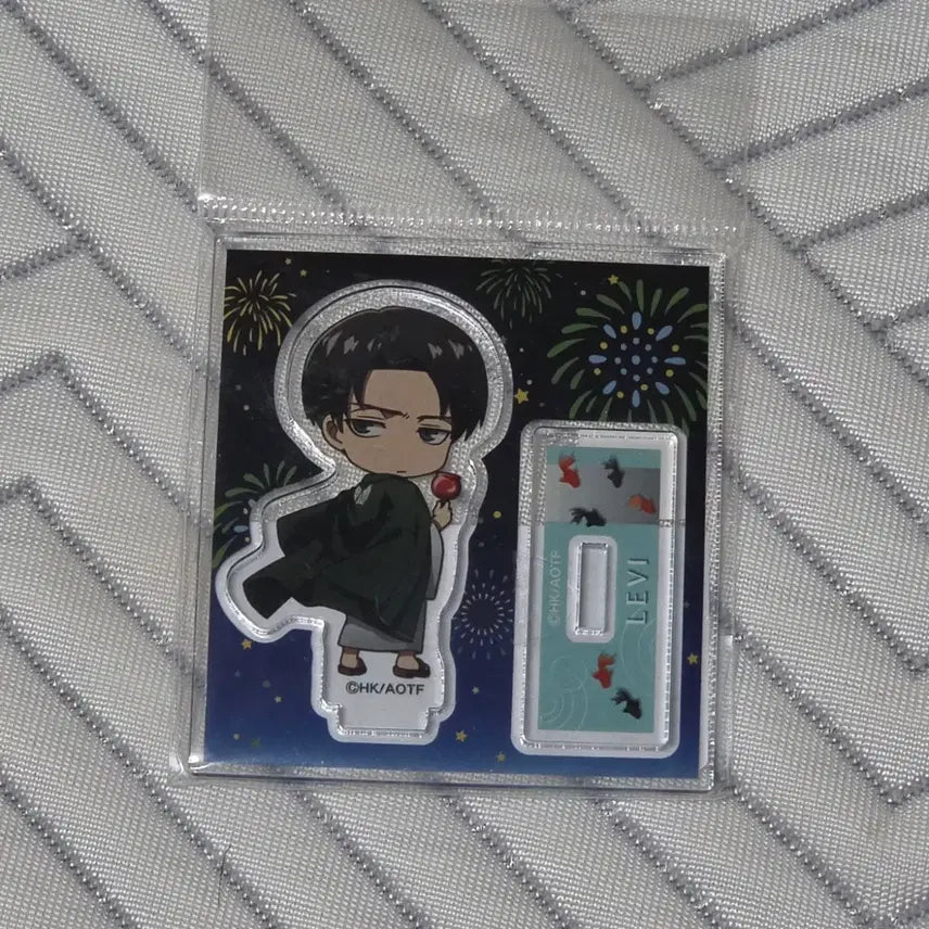 [BUNJANG] Attack on Titan Levi Acrylic Standee (Sealed) / [미개봉] 진격의 거인 리바이 아크릴 정품