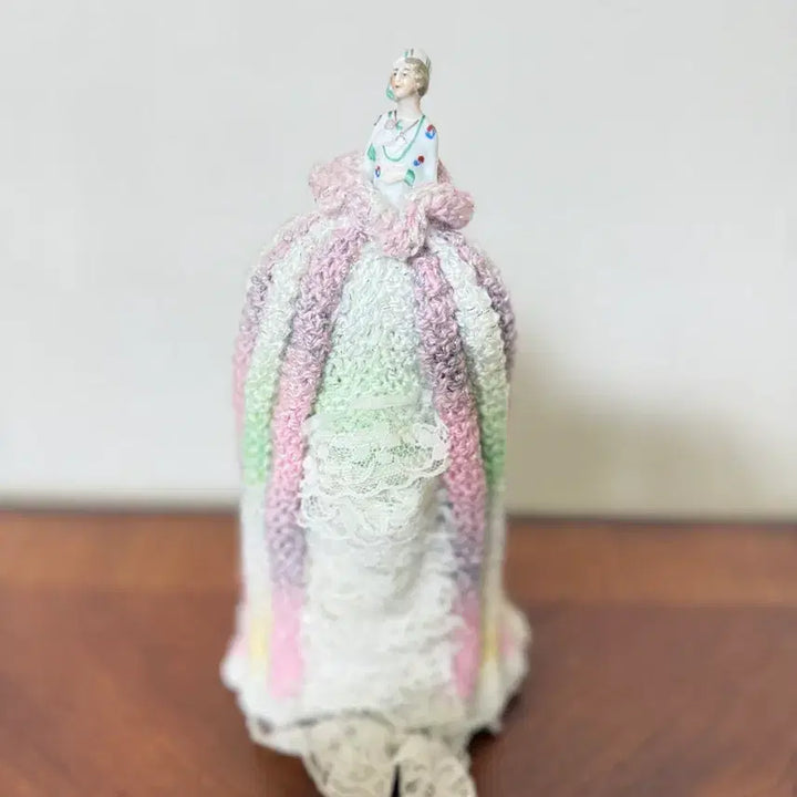 [BUNJANG] European Antique Half-Doll Knitted Tricozi / 유럽 앤틱 하프돌 인형 뜨개 티코지