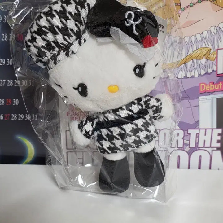 [BUNJANG] Sanrio Hello Kitty Monotone Mascot Plush Doll / [산리오] 헬로키티 모노톤 모노쿠로 마스코트 인형