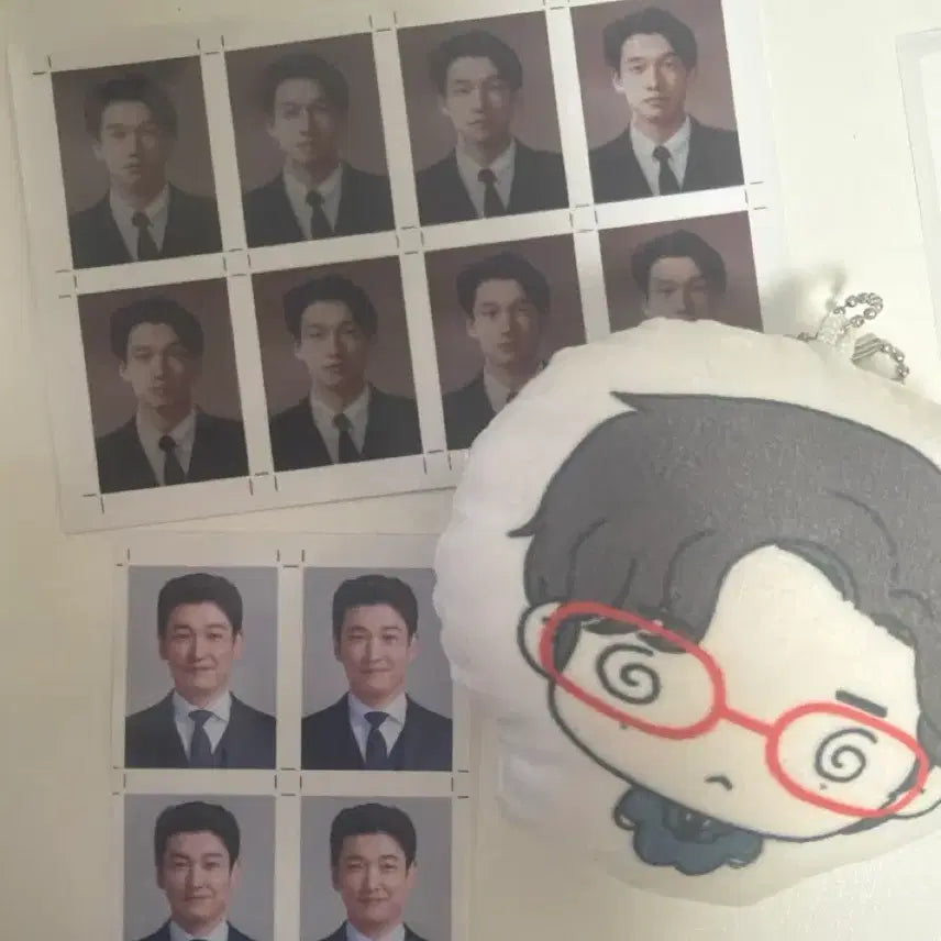 [BUNJANG] Jo Seung-woo Goods Bundle - Cheonsang Theater Goods, Cushion Keyring, Hwang Si-mok, Gu Seung-hyo / 조승우 굿즈 일괄 증사 쿠션키링 황시목 구승효