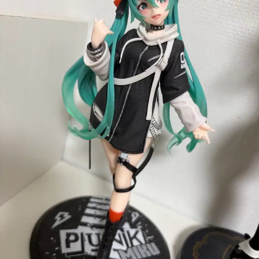 [BUNJANG] Hatsune Miku Fashion Punk Figure / 하츠네미쿠 패션펑크 피규어 (박스 X)