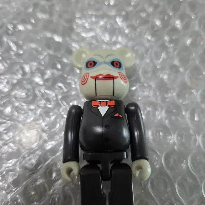 [BUNJANG] Bearbrick Series 12 Saw Discolored Opened / 베어브릭 12탄 쏘우 변색된것 개봉 팝니다